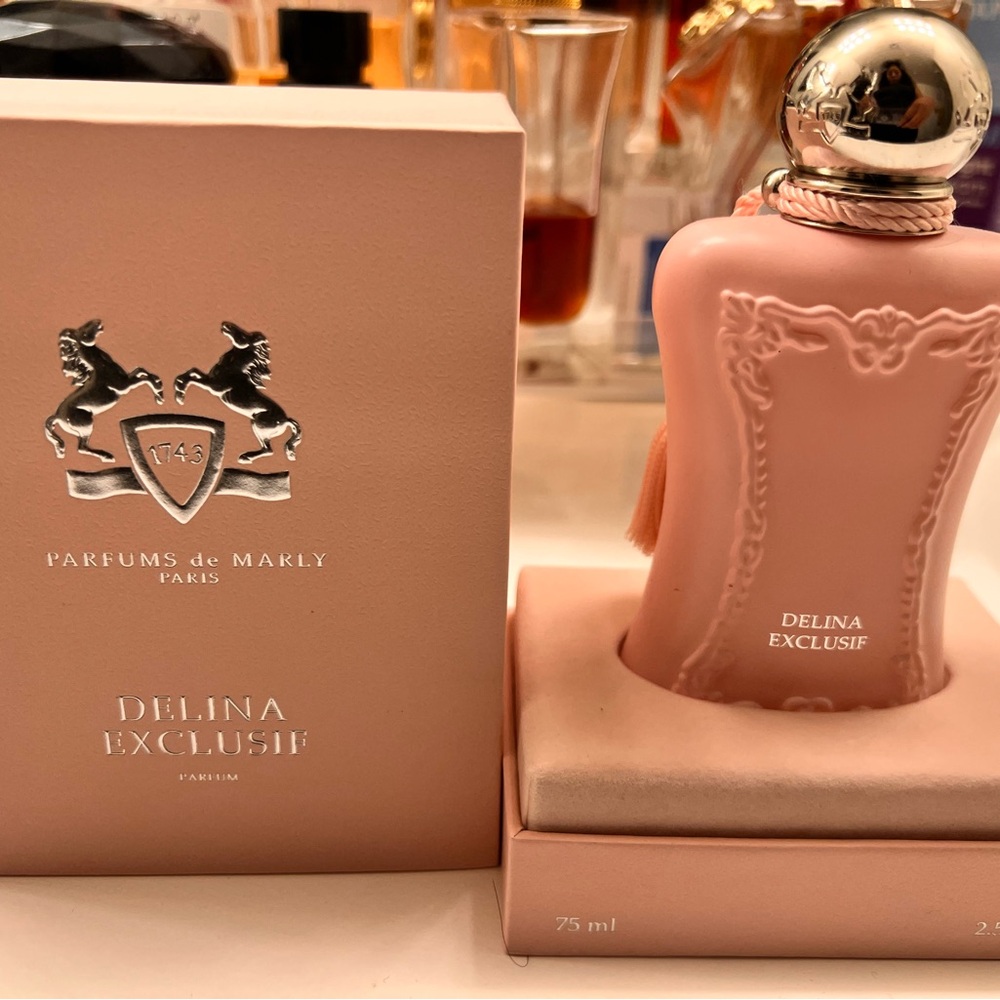 Delina Exclusif Perfume Bottle - Pink
